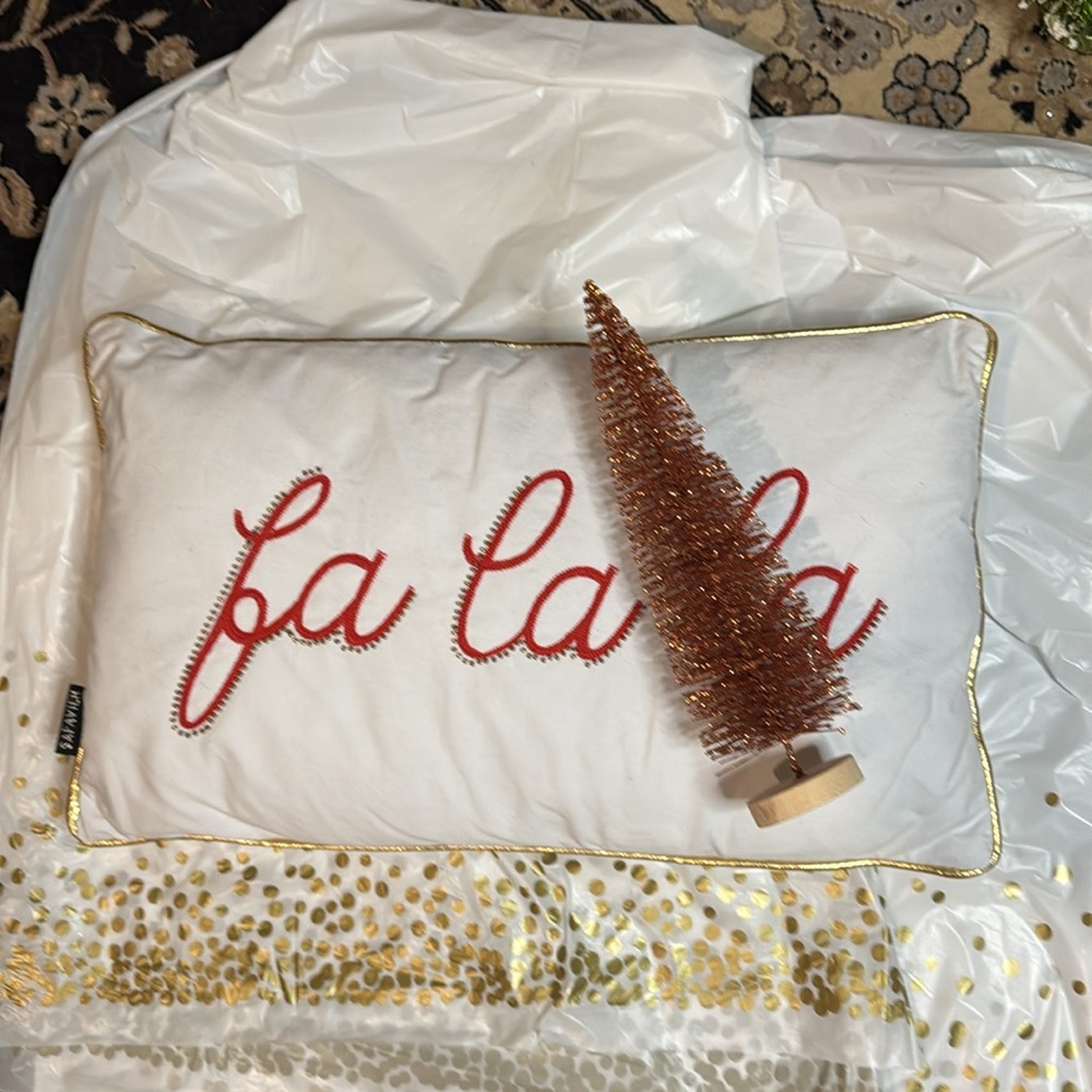 Safavieh Fa La La lumbar pillow